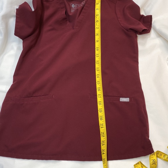 Figs Scrub Top XS maroon - Picture 13 of 14
